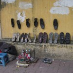 Mobiler Schuhmacher im Old Quarter von Hanoi