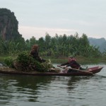 Pragmatischer Wassertransport in der Nähe von Hanoi