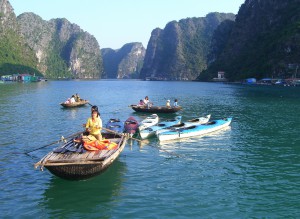 Auch Kajaking kann man in der Halong Bucht betreiben