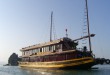 Typisches Ausflugsschiff in der Halong Bay
