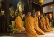 Betende Mönche in der Tu Dam Pagode