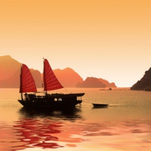 Sonnuntergang in der Halong Bay