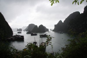 Auch in der Halong Bucht kann es mal schlechtes Wetter geben