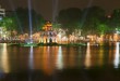 Der Schildkrötentempel in Hanoi ist nachts auf jeden Fall ein lohnenswertes Fotomotiv.